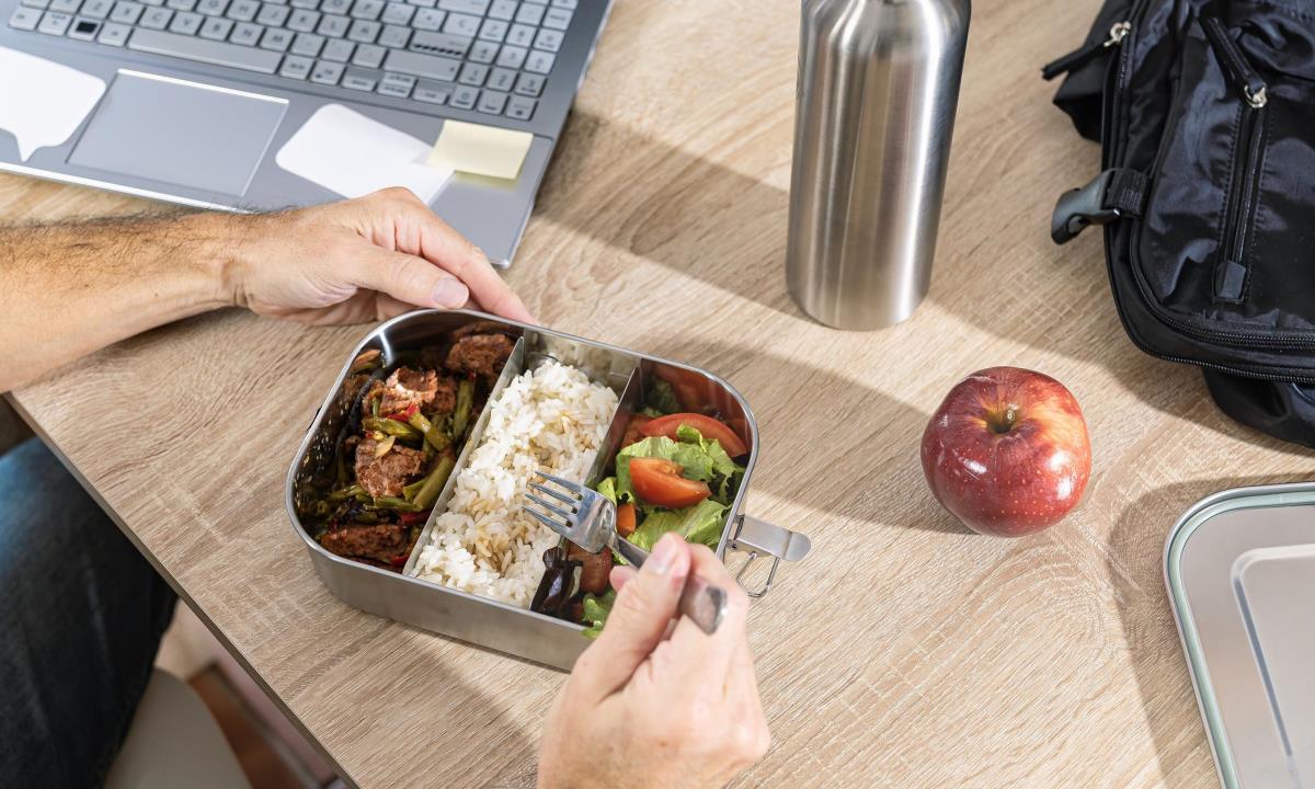 Как питаться правильно на работе и не потерять энергию