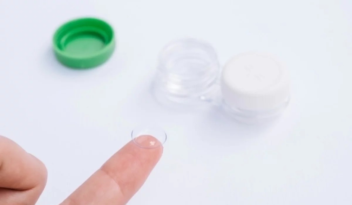 Можно ли использовать линзы после слезотечения