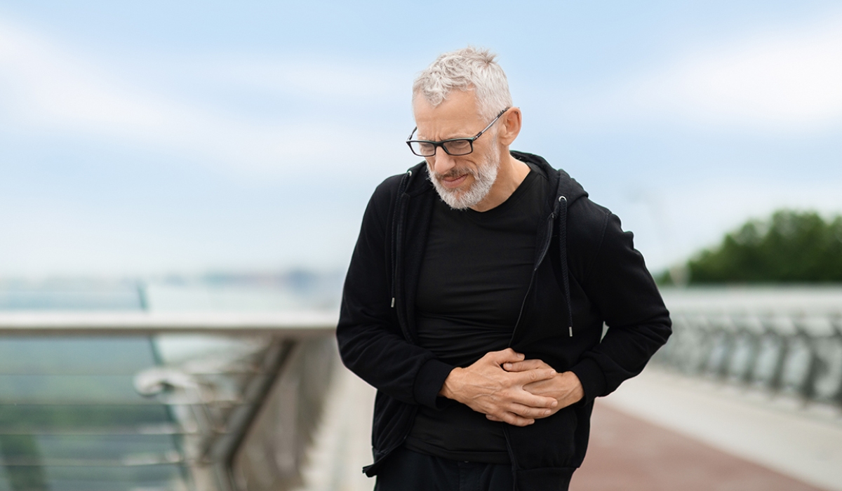 Почему может болеть левый бок и когда надо обращаться к специалисту