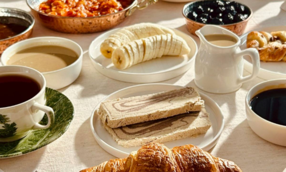 Гастроэнтеролог назвал продукты, которые не стоит есть натощак