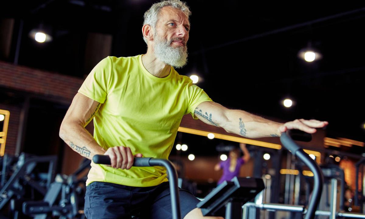 После 50 лет мужчинам нужно больше нагрузки — ученые сравнили эффект тренировок