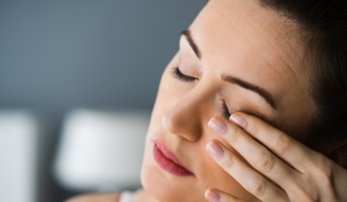 На что указывают отеки под глазами