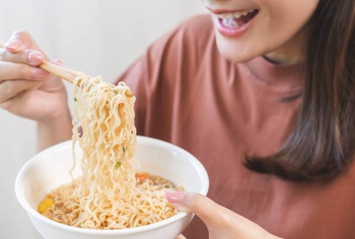 Какие последствия ежедневного употребления острой азиатской лапши