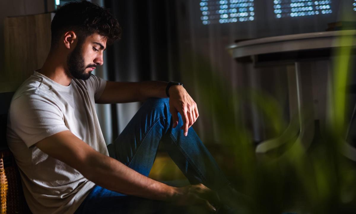 Мужская депрессия часто остается незамеченной — почему это опасно