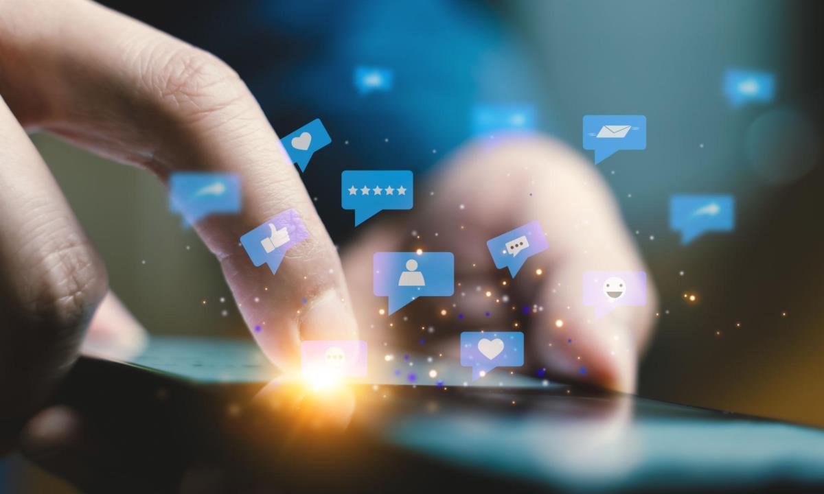 Психолог объяснила, как сделать скроллинг соцсетей полезным