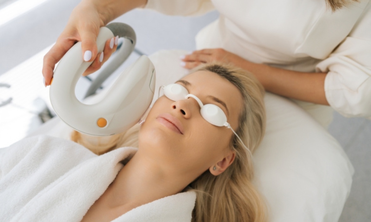 Когда не стоит проводить процедуру фотоомоложения