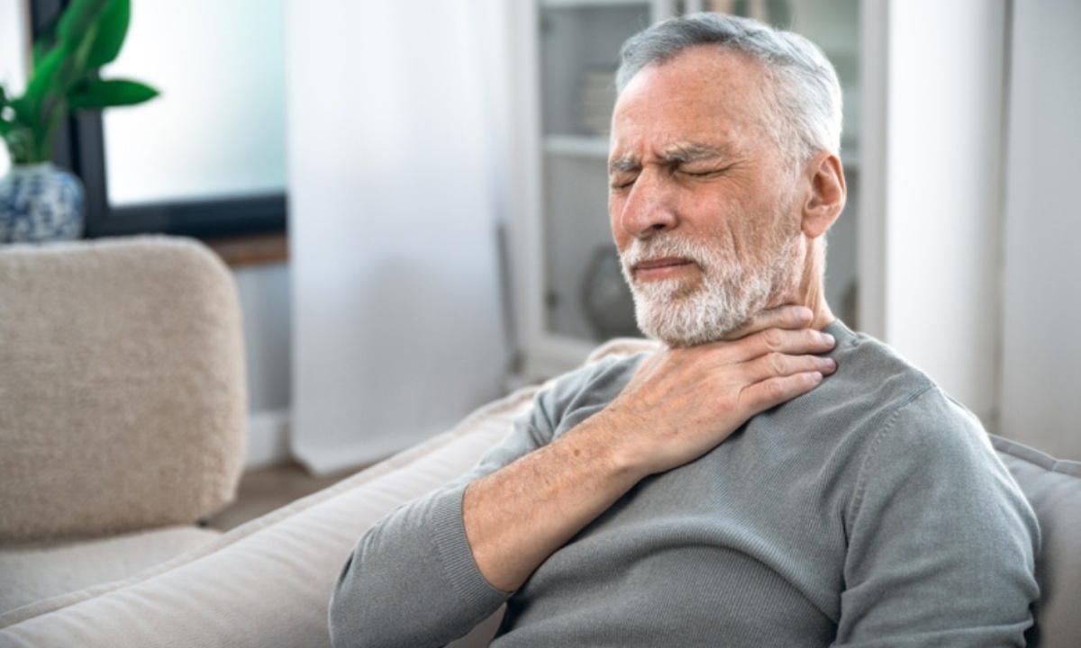 Врач назвала неочевидные причины хронической боли в горле