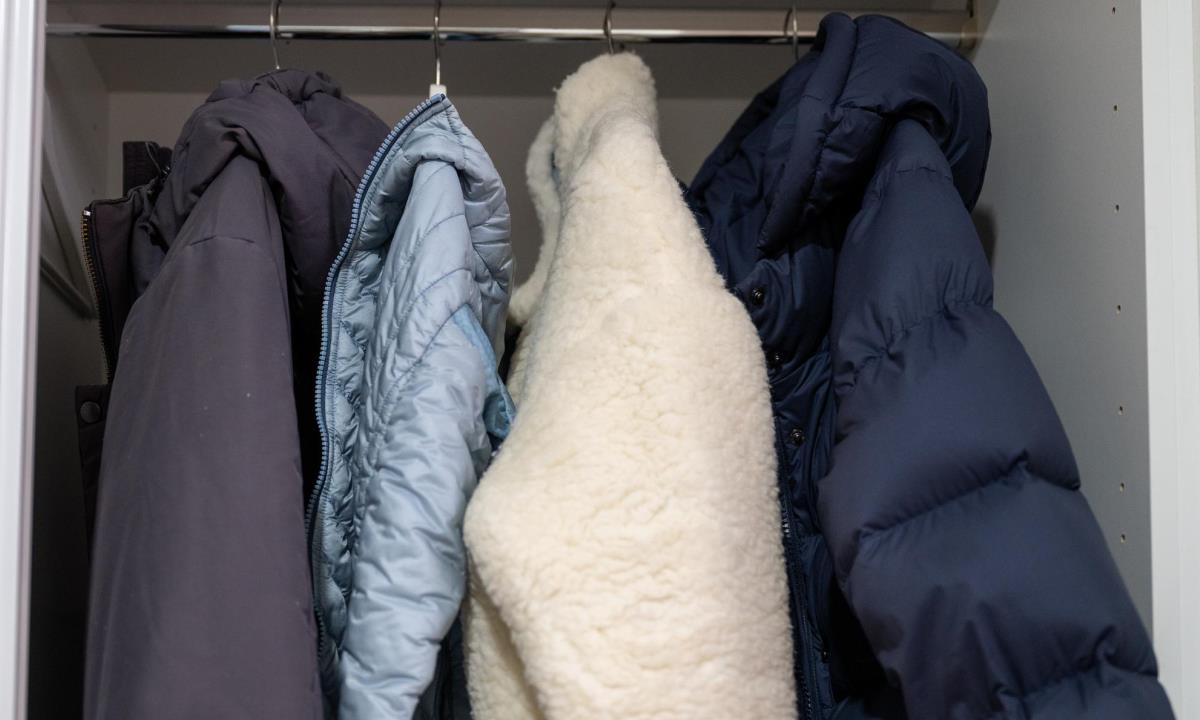 Как сохранить зимние вещи до следующего сезона: простые правила хранения