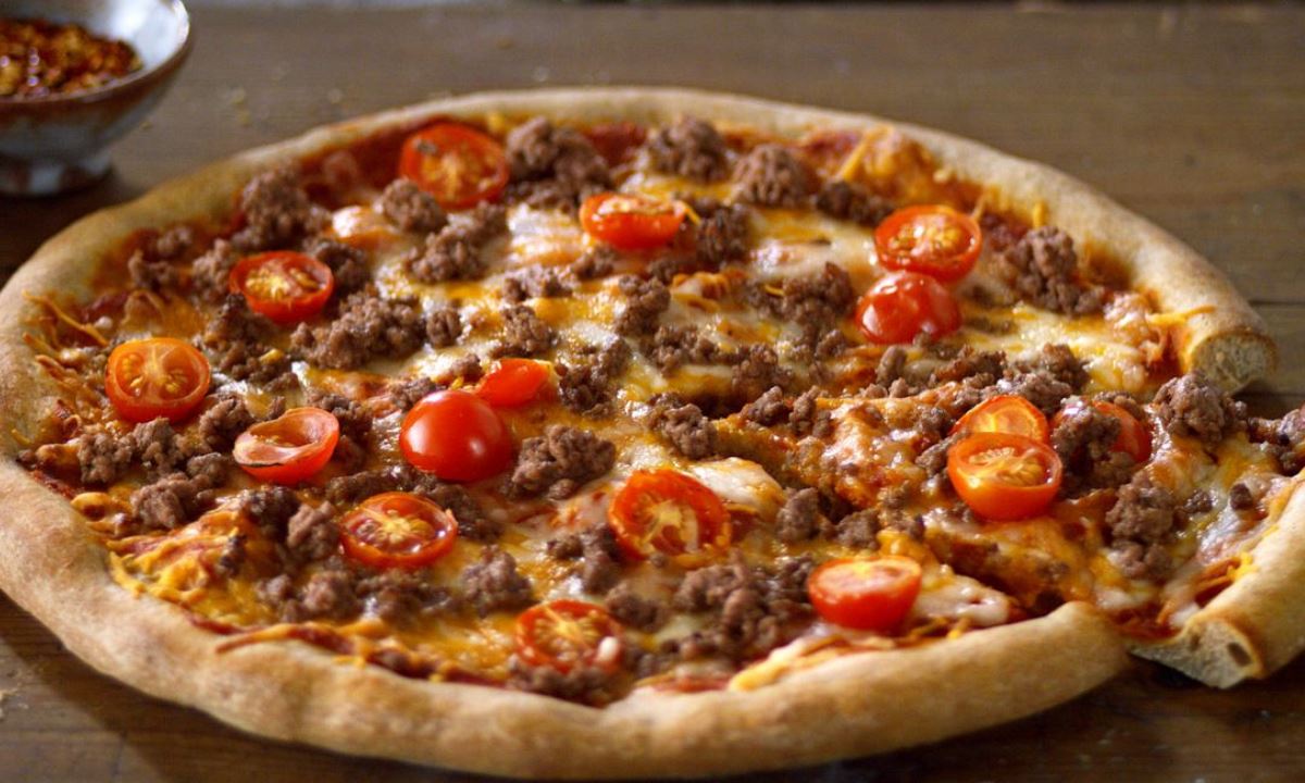 Домашняя пицца без колбасы — сочный рецепт, который готовится всего за 15 минут