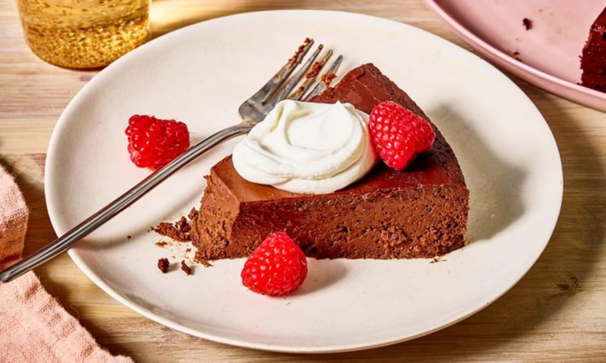 Шоколадный торт без муки — простой рецепт из 4 ингредиентов, который удивляет вкусом