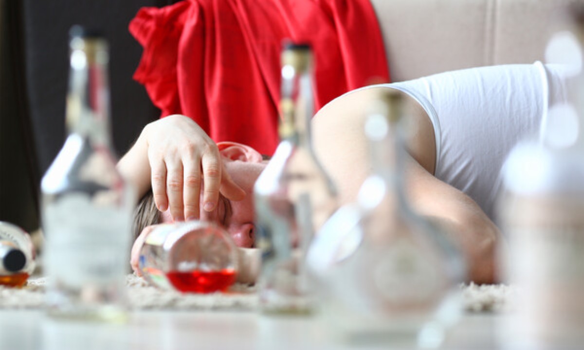 Почему весной растет число пациентов с алкогольными психозами