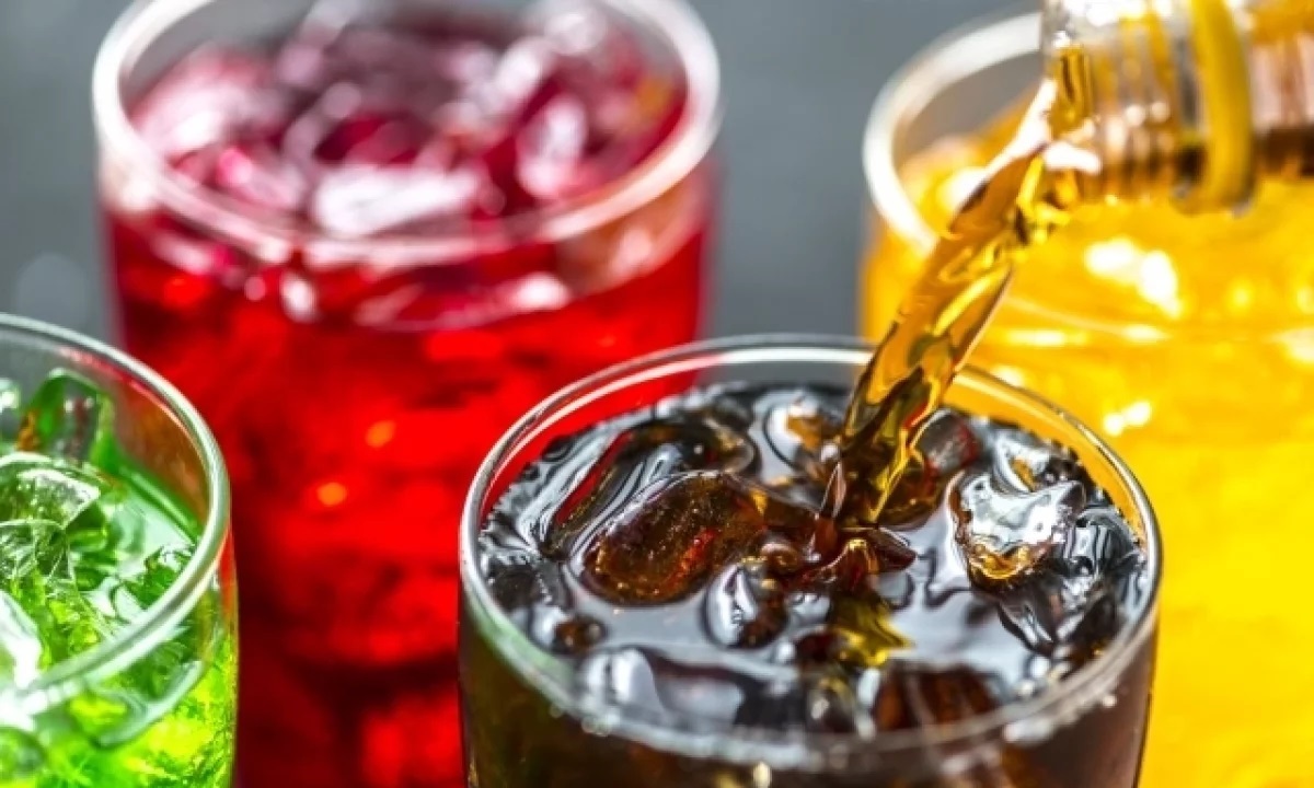 Диетолог назвала норму потребления сладкой газировки