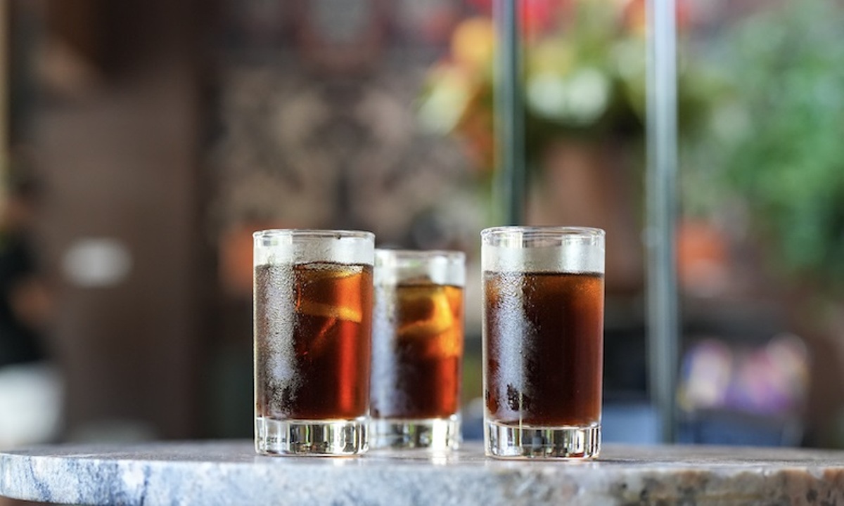 Как быстро охладить напиток без холодильника