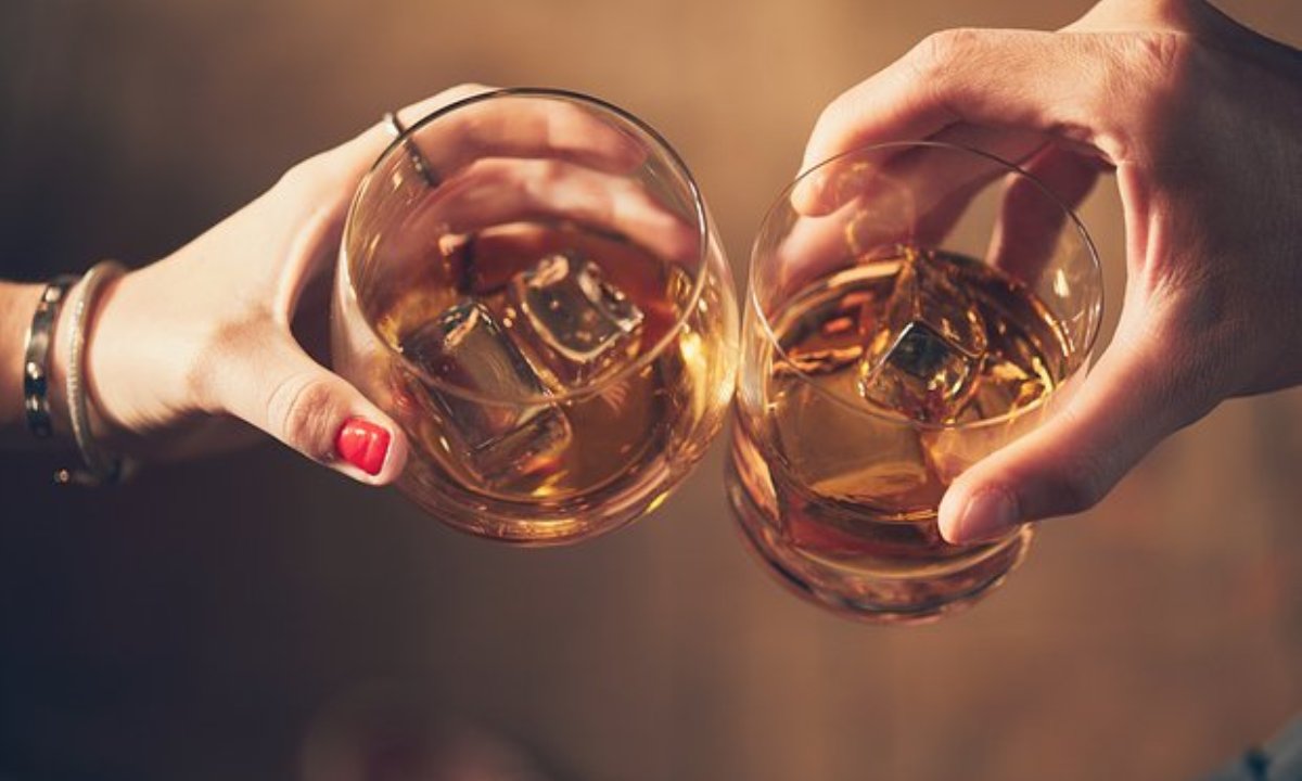 Чем может обернуться лечение простуды алкоголем