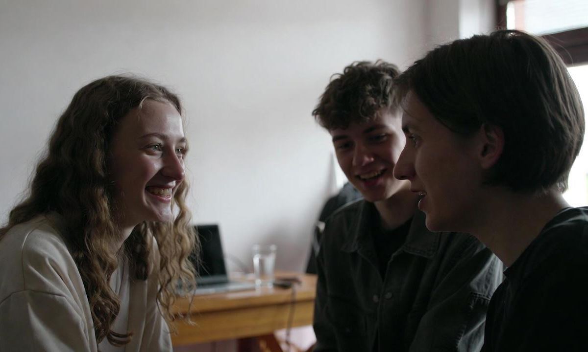 Психолог объяснила, почему человеку необходимы социальные контакты