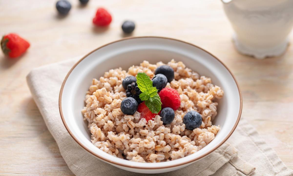 Нутрициолог назвала людей, которым лучше ограничить употребление перловки