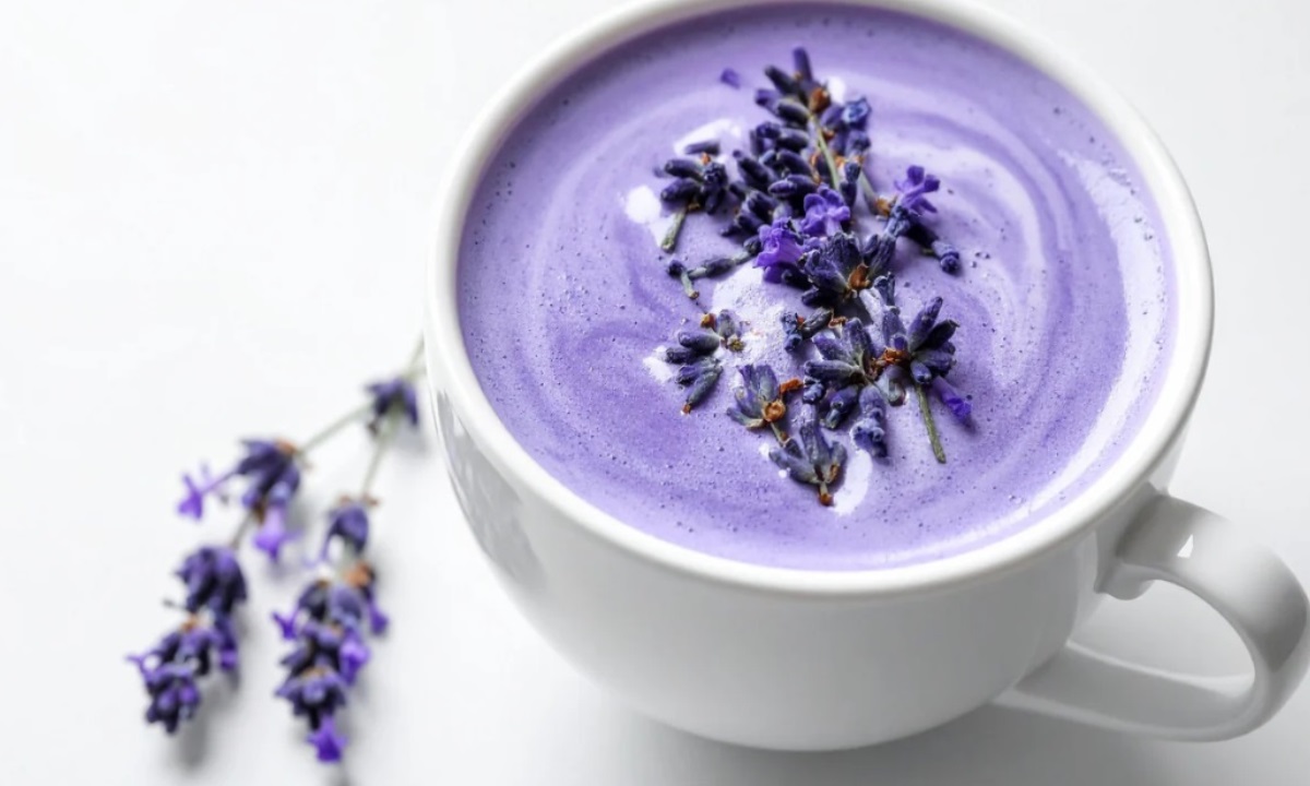 Матча-латте и раф с лавандой — какие напитки становятся популярной альтернативой кофе