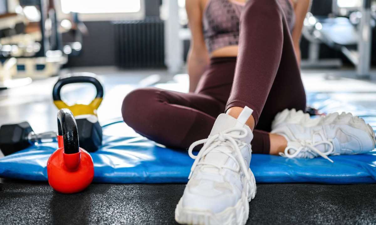 Тренеры объяснили, какую обувь выбрать для безопасных тренировок в зале