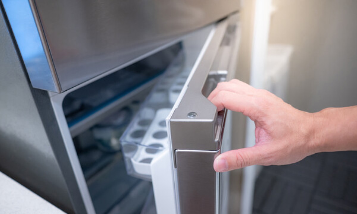 Почему не стоит хранить продукты в пакетах в морозилке