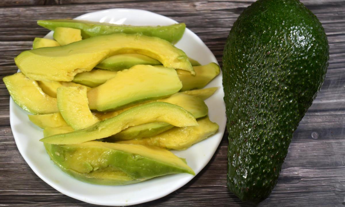 Шесть популярных мифов об авокадо, в которые давно пора перестать верить