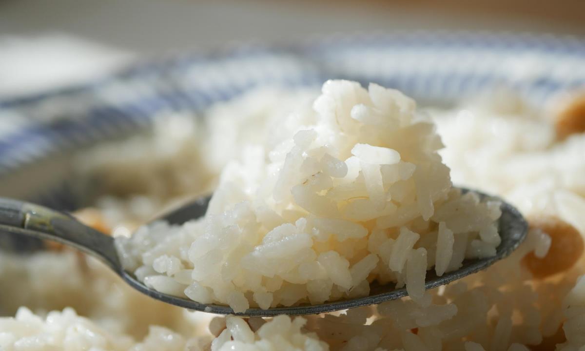 Как приготовить рассыпчатый рис в микроволновке всего за 20 минут