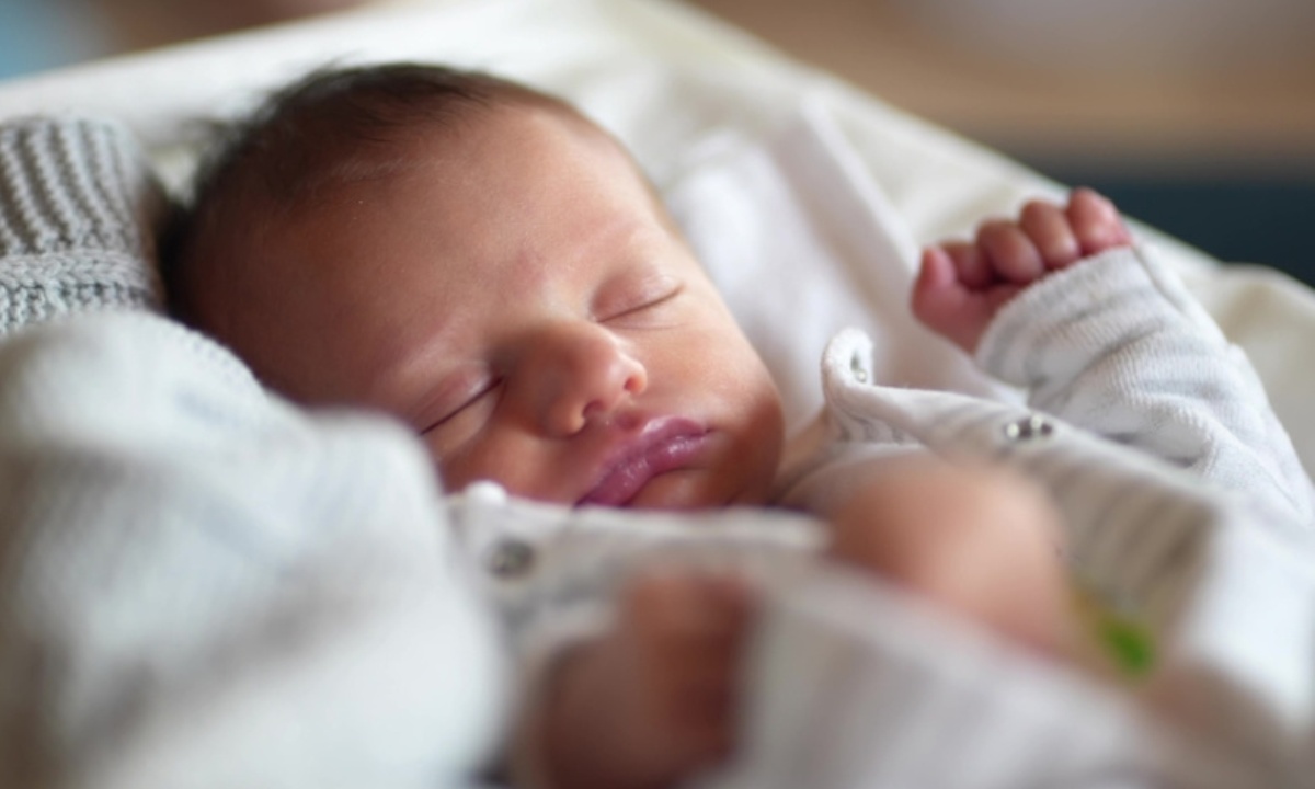 Почему белый шум не заменит колыбельную при укладывании ребенка