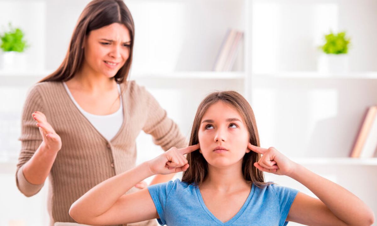 Психолог объяснила, как делиться проблемами с друзьями и не превращать разговор в нытье