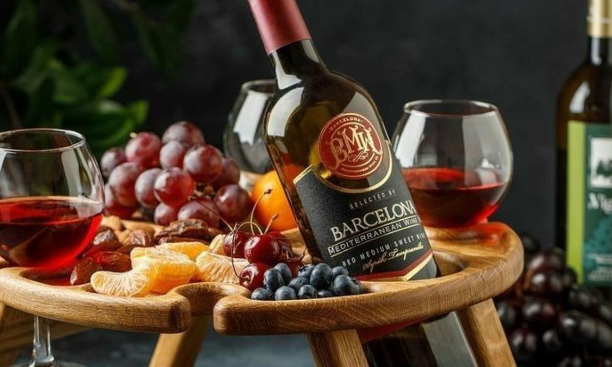 Врач предупредила о скрытой опасности фруктового вина