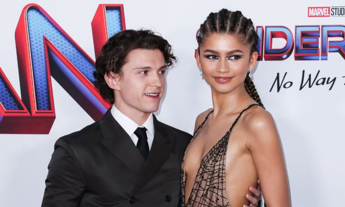 Зендея удивила публику жестом, который связали с браком с Томом Холландом