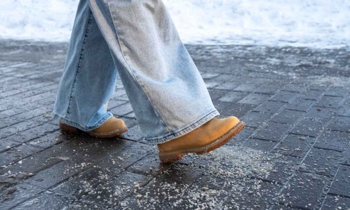 Чем может обернуться для спины неудобная обувь