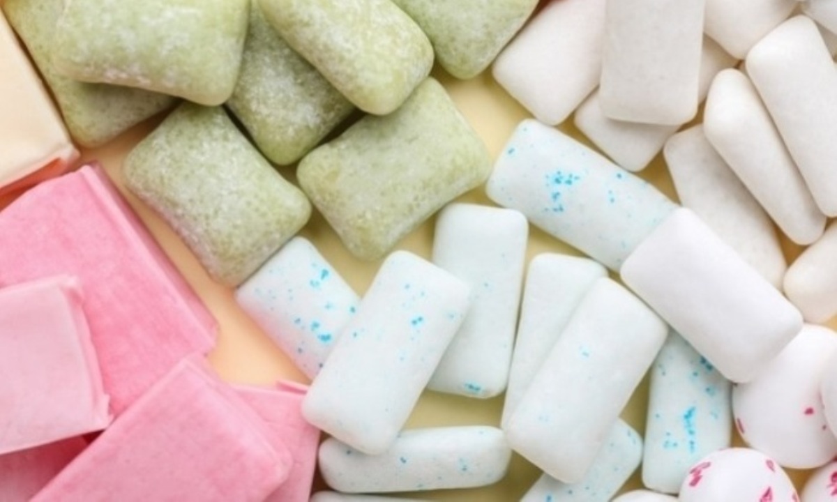 Стоматолог рассказал о методе со жвачкой из TikTok