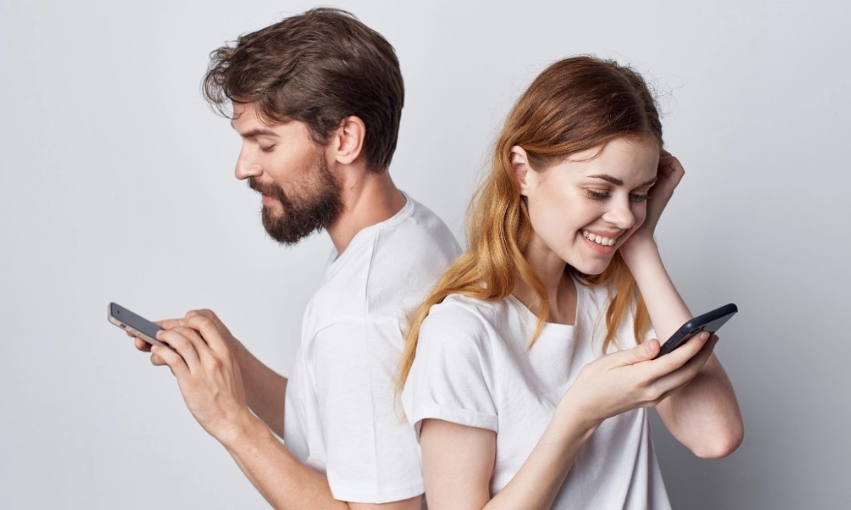 Почему люди постоянно отправляют друг другу мемы