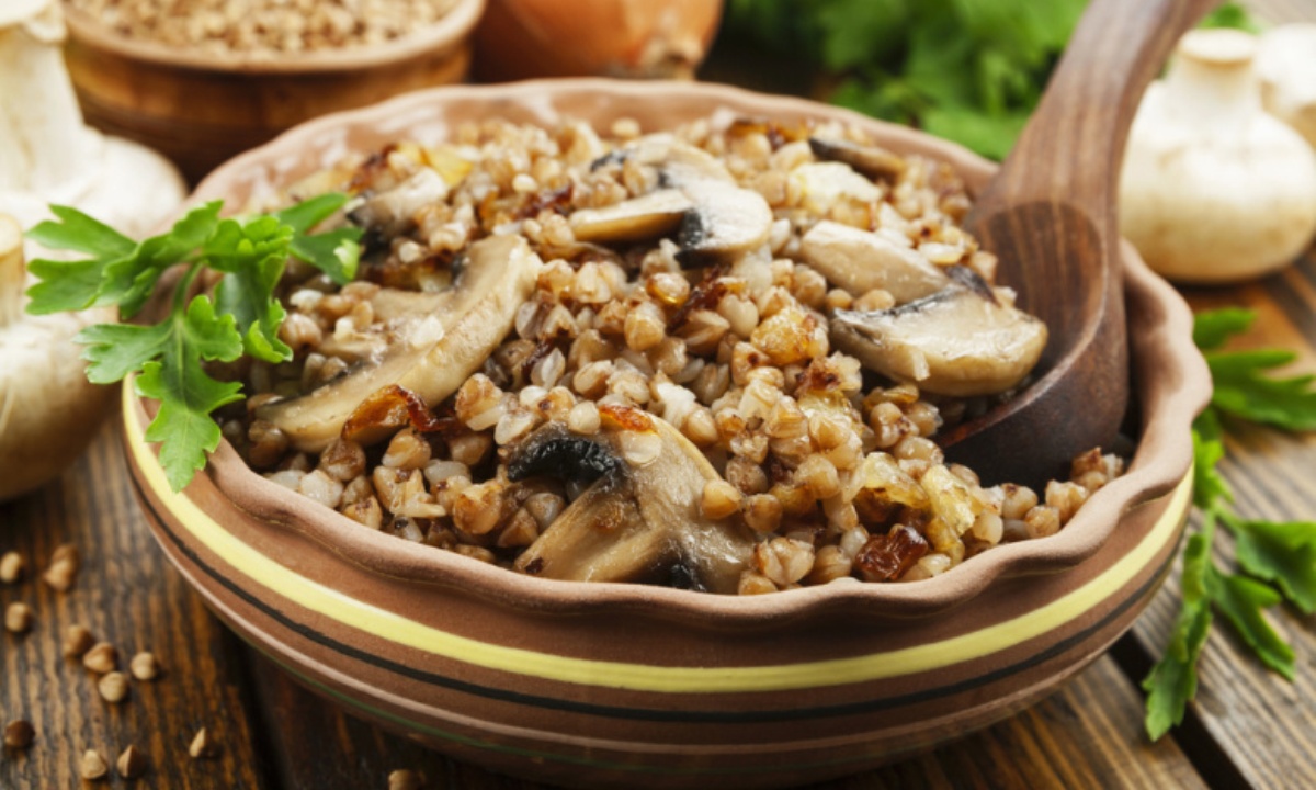 Чем может обернуться гречка с грибами