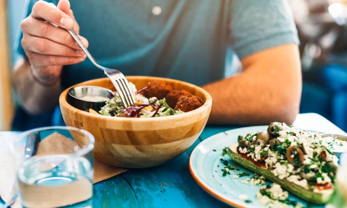 Названы три незаменимых элемента в рационе мужчин после 25 лет