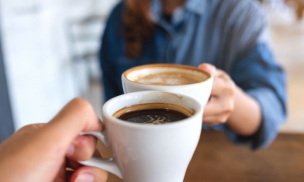 Как правильно пить первую кружку кофе с утра