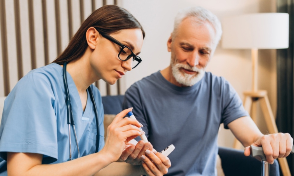 Почему высокий сахар вреден для пенсионеров