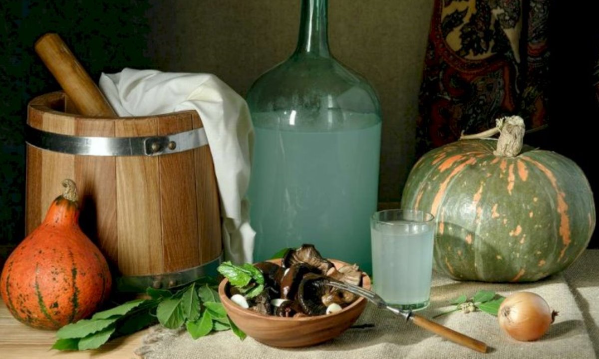 Самогон оказался опаснее, чем думают — диетолог предупредила о скрытых рисках