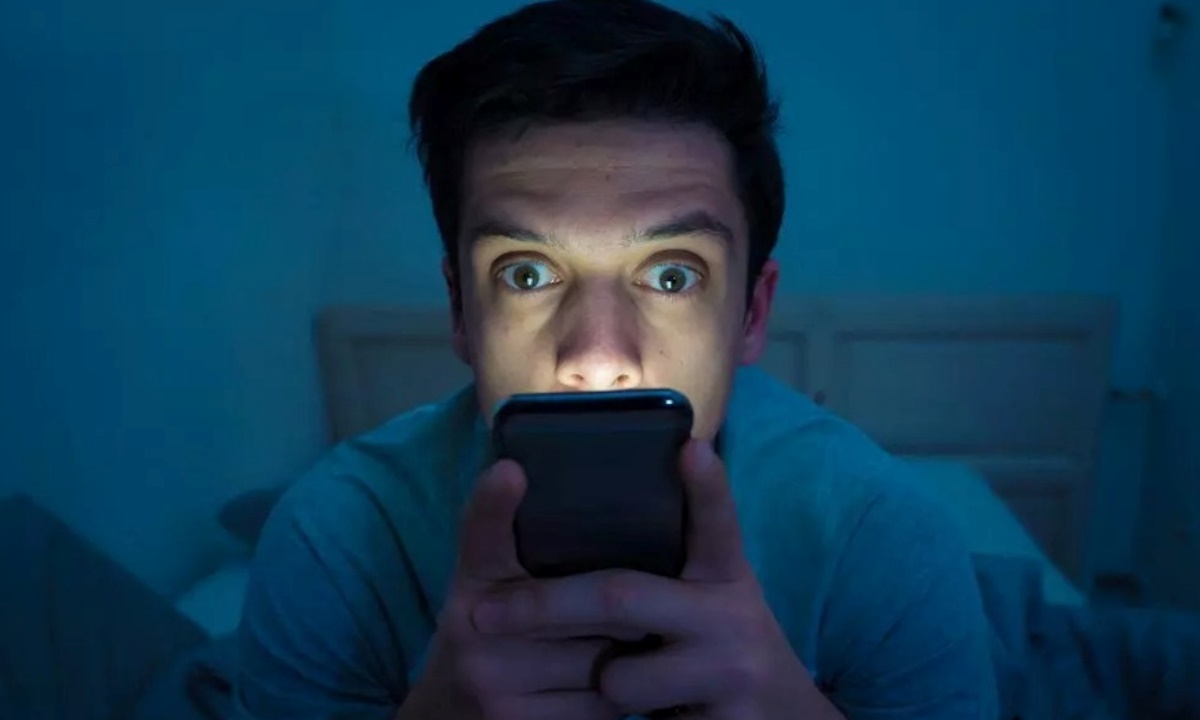 Что такое зависимость от телефона и как она незаметно развивается