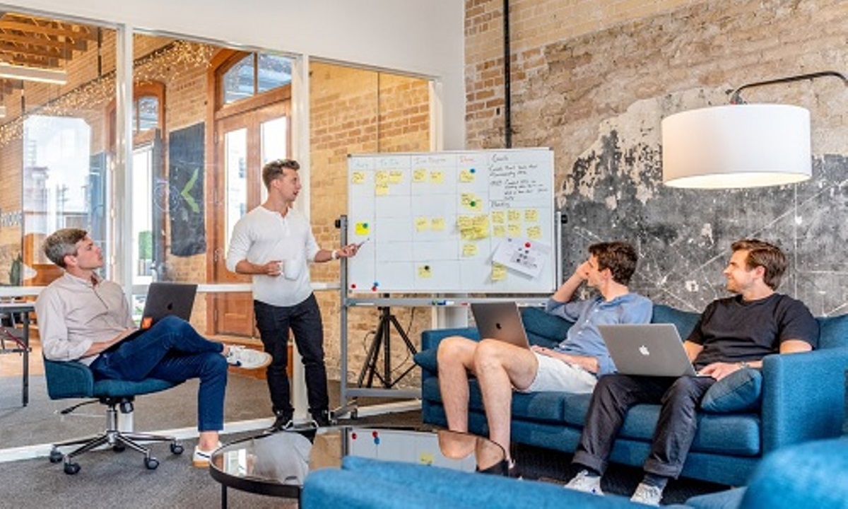 Как вести себя с токсичными коллегами — простой подход без лишних эмоций