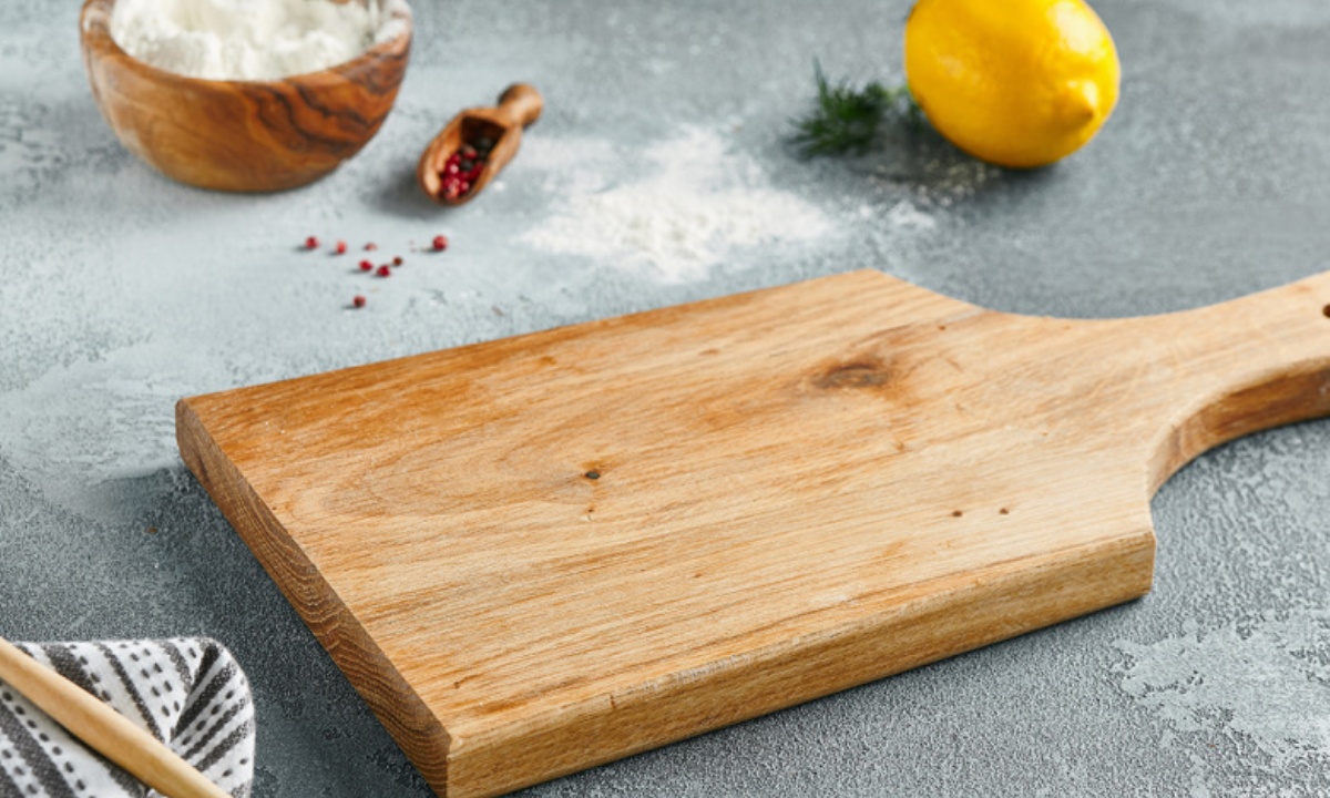 Как избавиться от запаха на разделочной доске