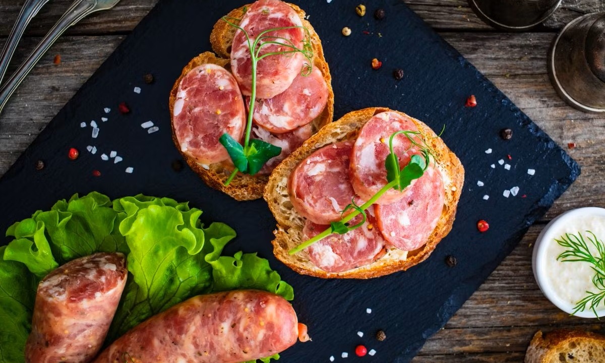 Колбасой вверх или вниз. Какой бутерброд вкуснее