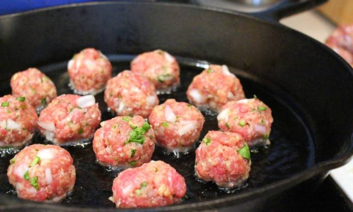 Откуда взялись фрикадельки и почему так называются