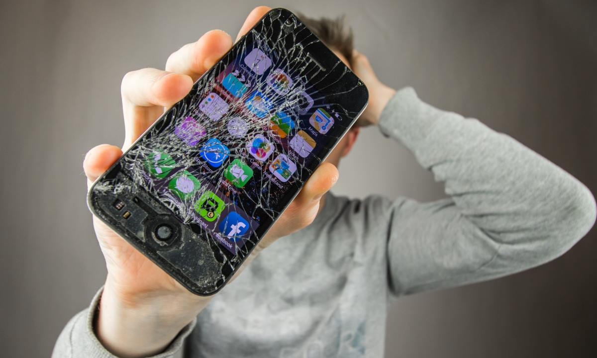 О вас судят за три секунды — и дело в смартфоне