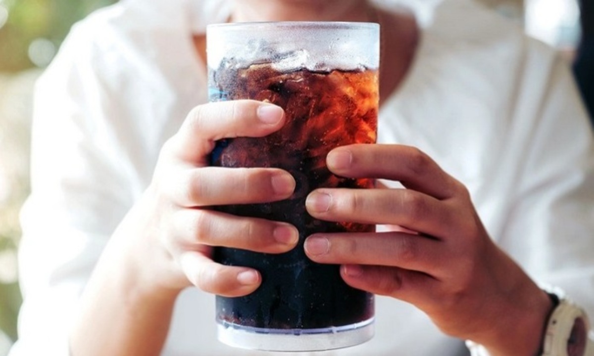 Какие напитки быстрее всего разрушают зубы