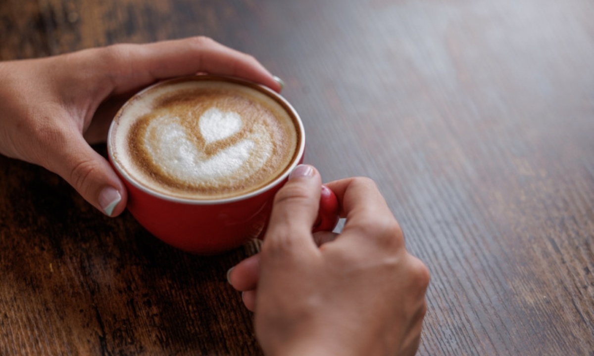 Как вечерний кофе ворует красоту и молодость