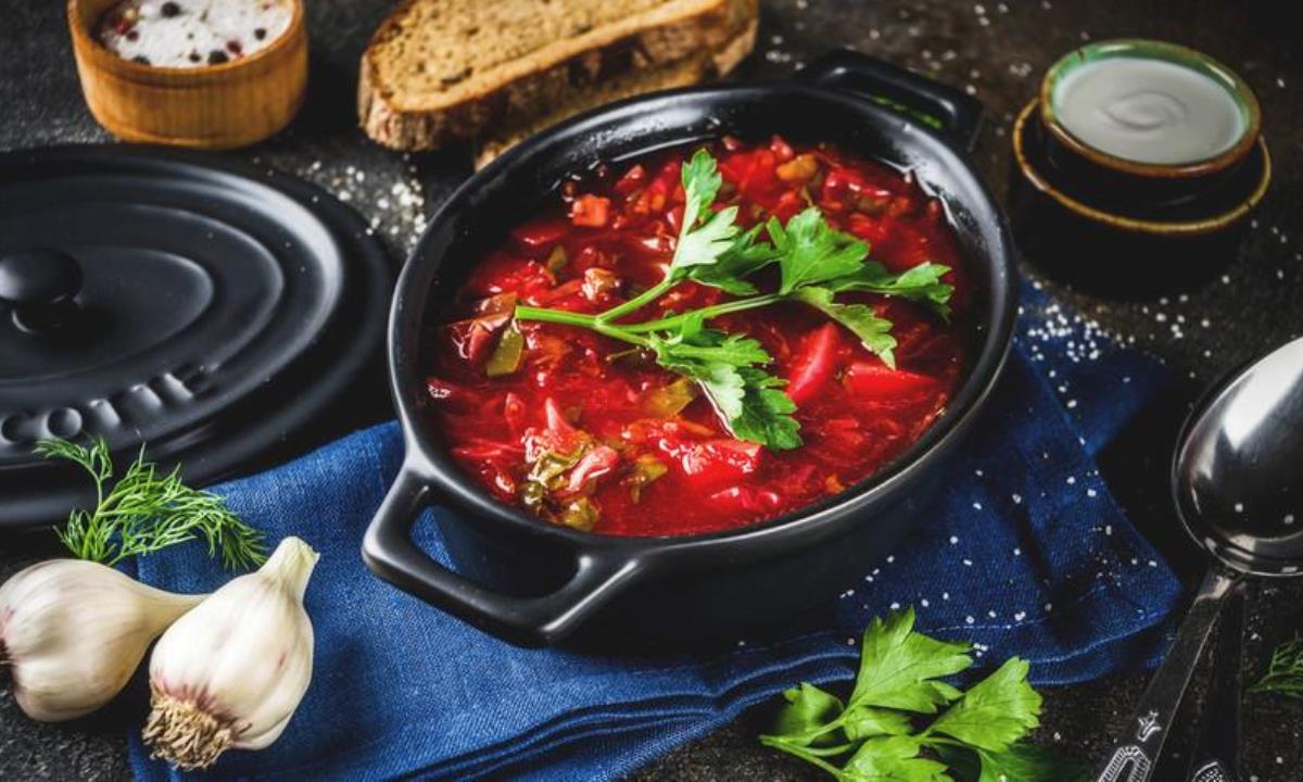 Когда варить борщ в апреле — названы самые удачные даты по лунному календарю