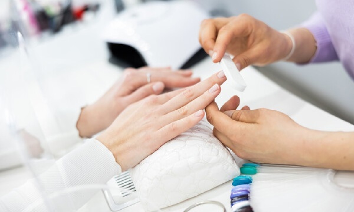 Какими инфекциями можно заразиться во время маникюра