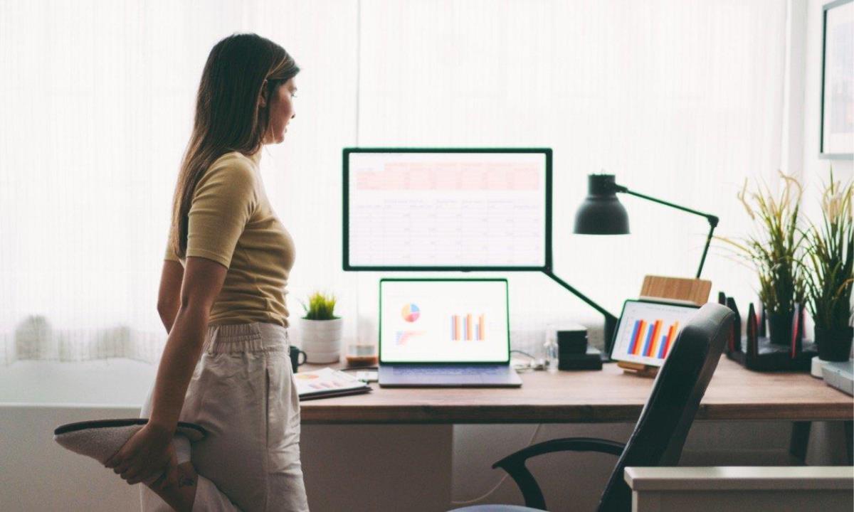 Как сидеть за компьютером и не заработать боль в спине — простые правила