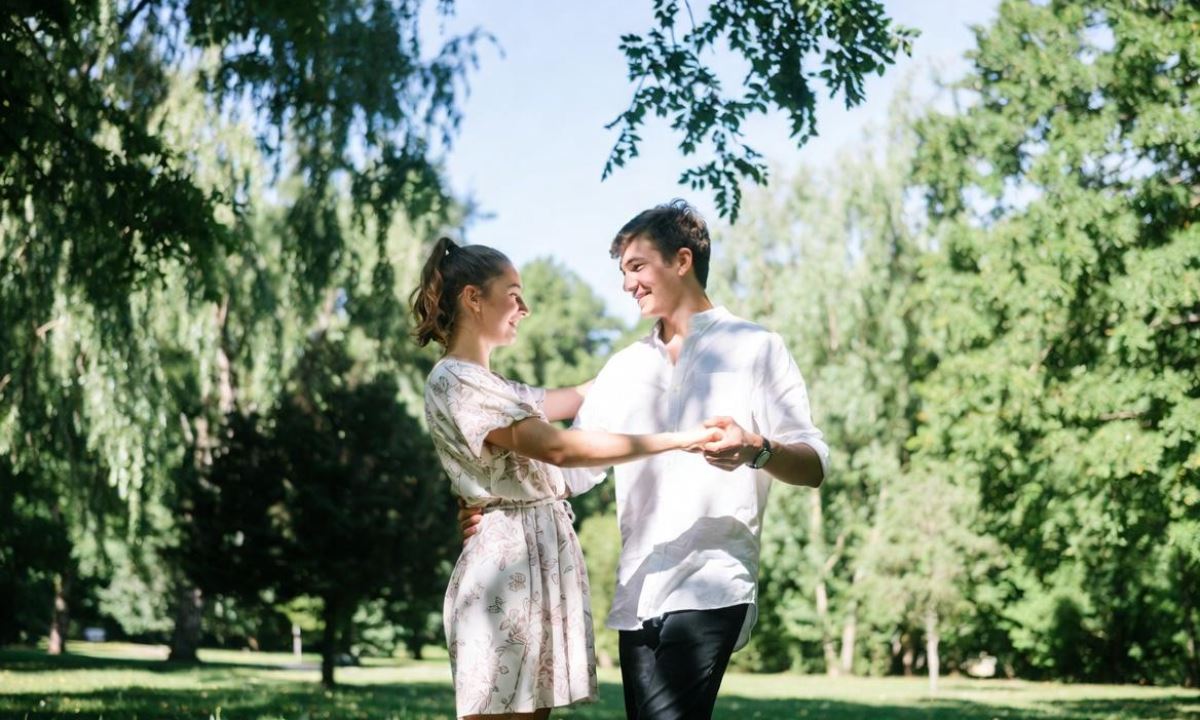 Врач объяснила, почему танцы считают одной из лучших активностей после 60 лет