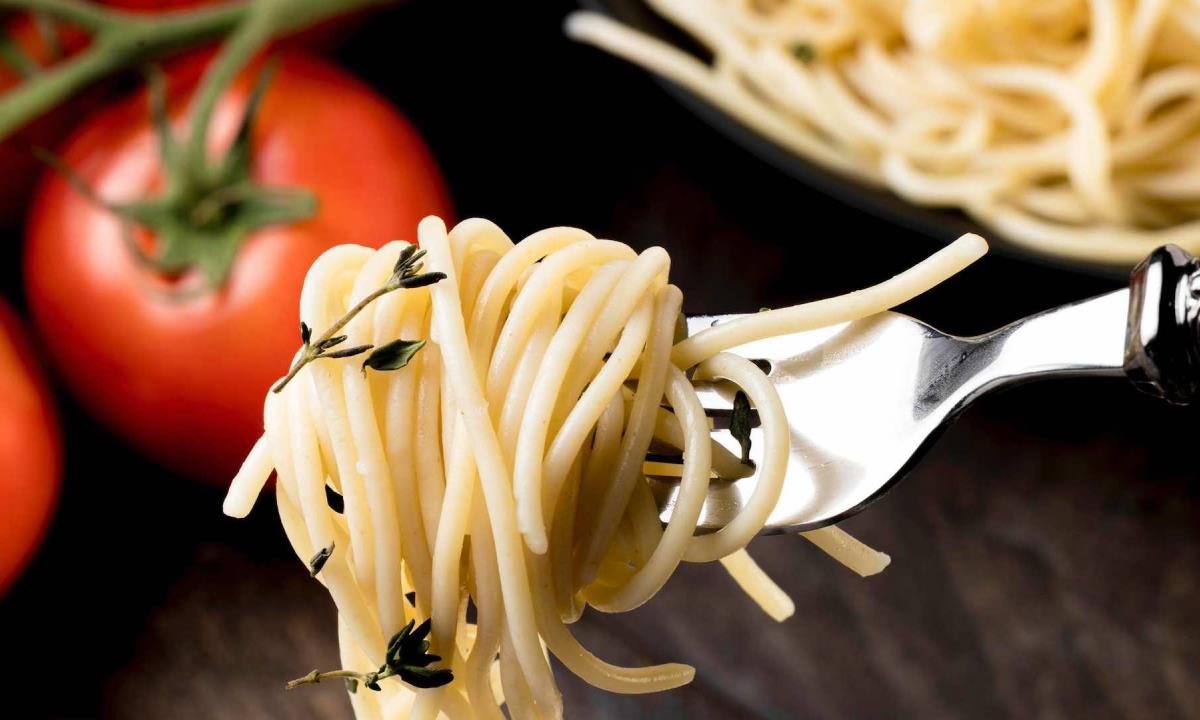 Добавьте это в макароны и вкус изменится — простой кухонный трюк